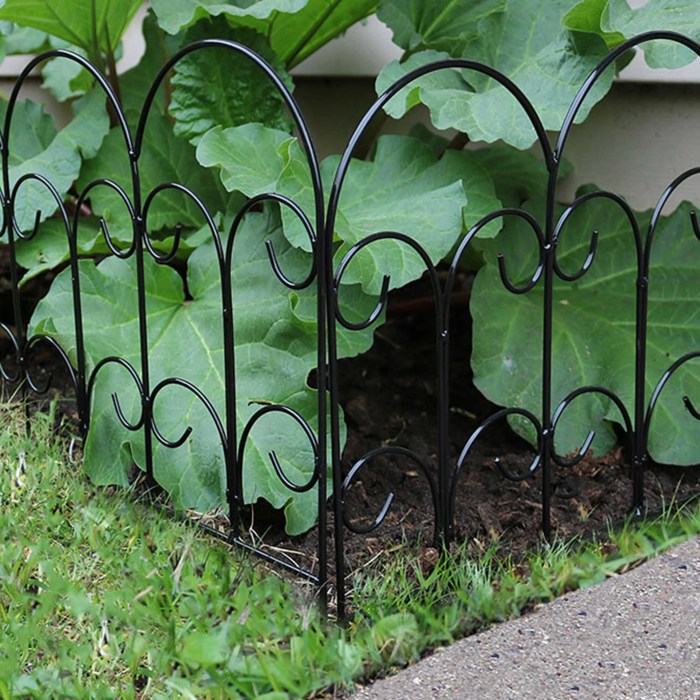 Fencing yard wrought